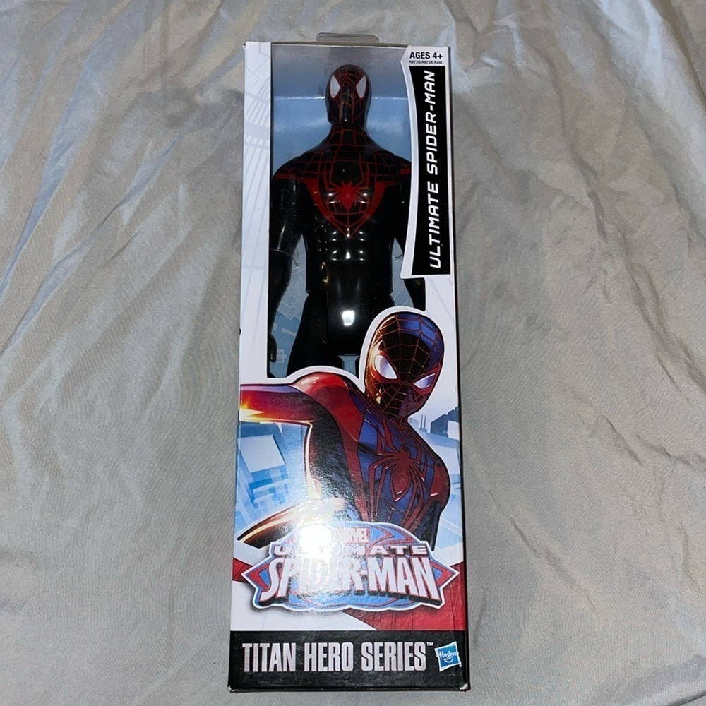 NWT Marvel Avengers Titan Hero Series Ultimate Spider-Man Action Figure